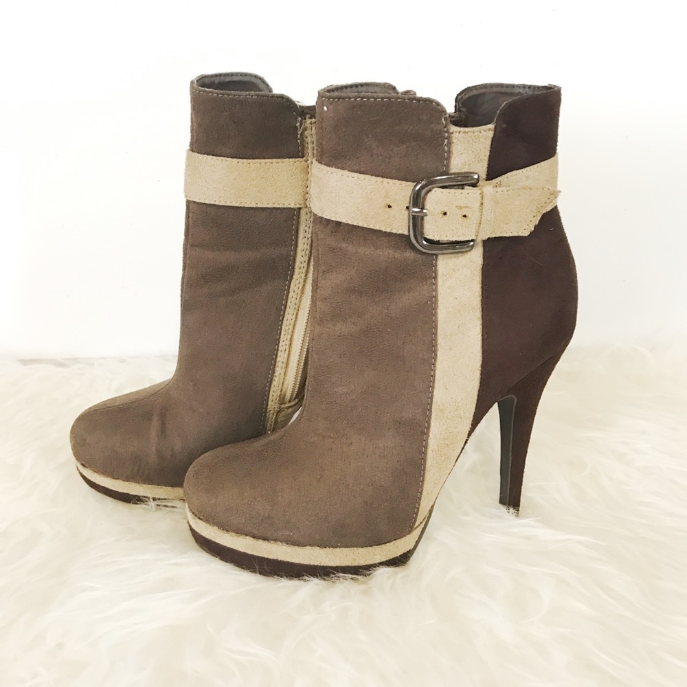 😘 Stylish Heel Booties