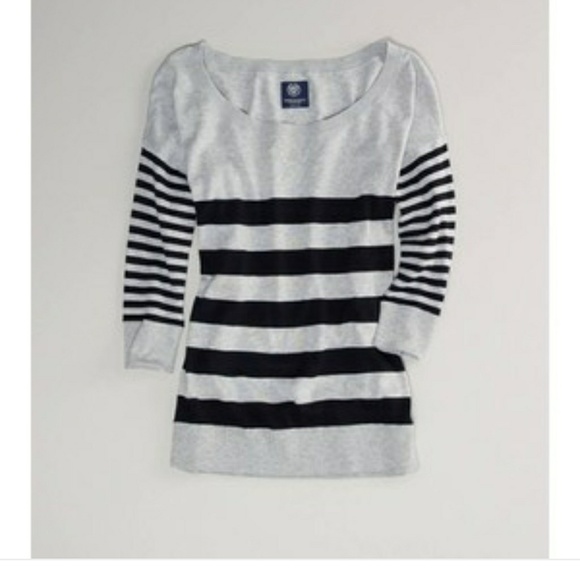American Eagle Outfitters Sweaters - 🚨🚨Black and white striped sweater