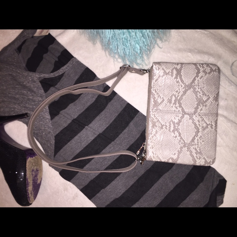 Street Style Cute Chic Crossbody/Clutch Snakeskin - Picture 1 of 7