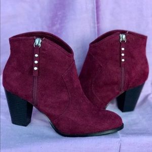 ⚡️REDUCED⚡️Burgundy Faux Suede Booties