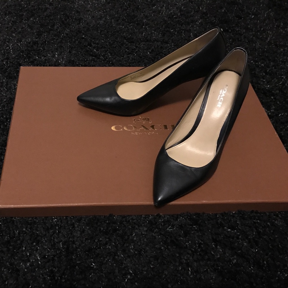 Coach Black leather pumps