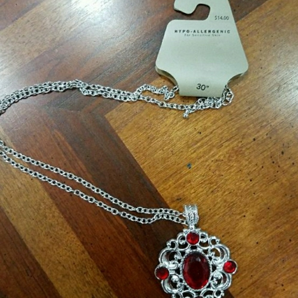 Gorgeous 30" Red Jewel Costume Jewelry Necace