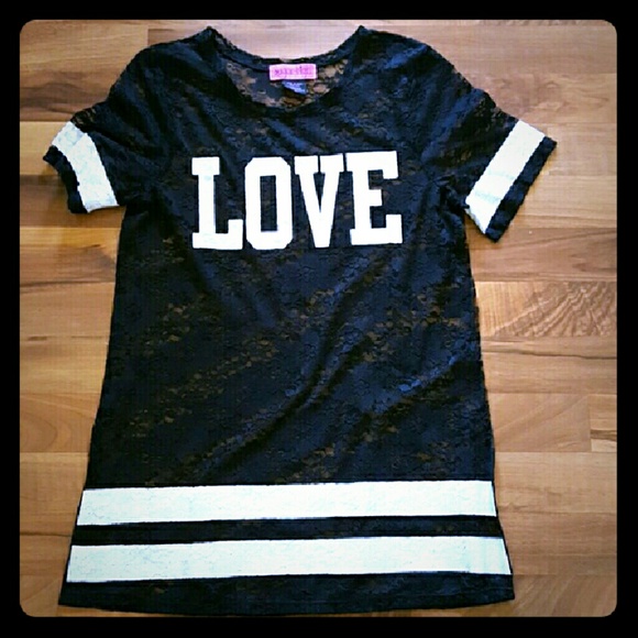 Tops - ❎SOLD❎  Black & White "LOVE" Top