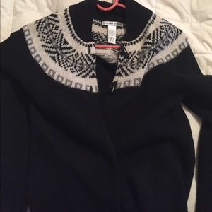 A beautiful sweater black and white