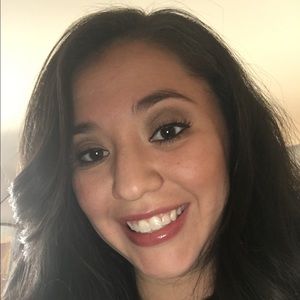 Meet your Posher, Simone