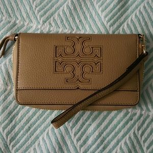 Tory Burch Harper Leather wristlet
