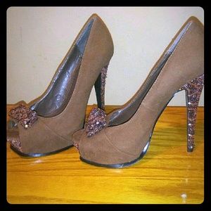 Brown sequined heels