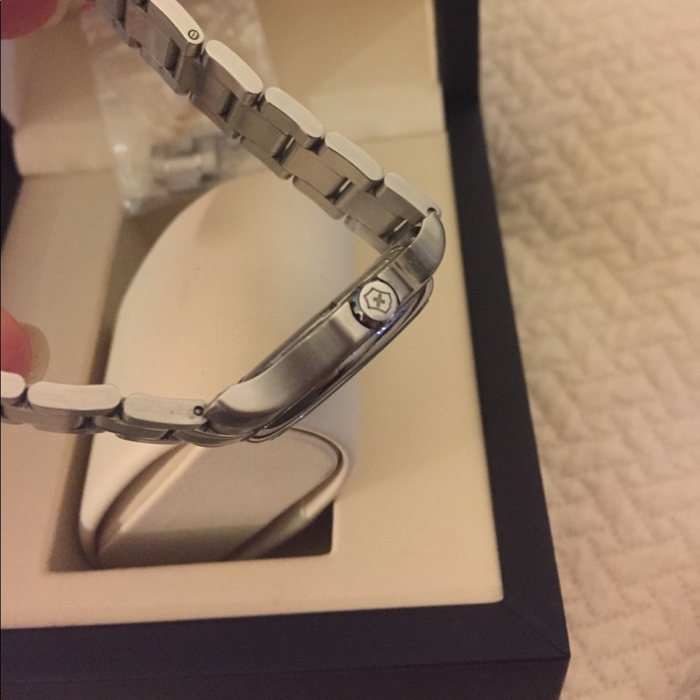 Victorinox Watch - Picture 4 of 5