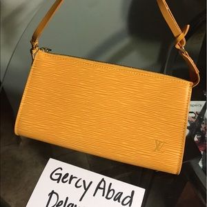 SOLD ‼️🔶Louis Vuitton Epi Pouchette 🔶‼️