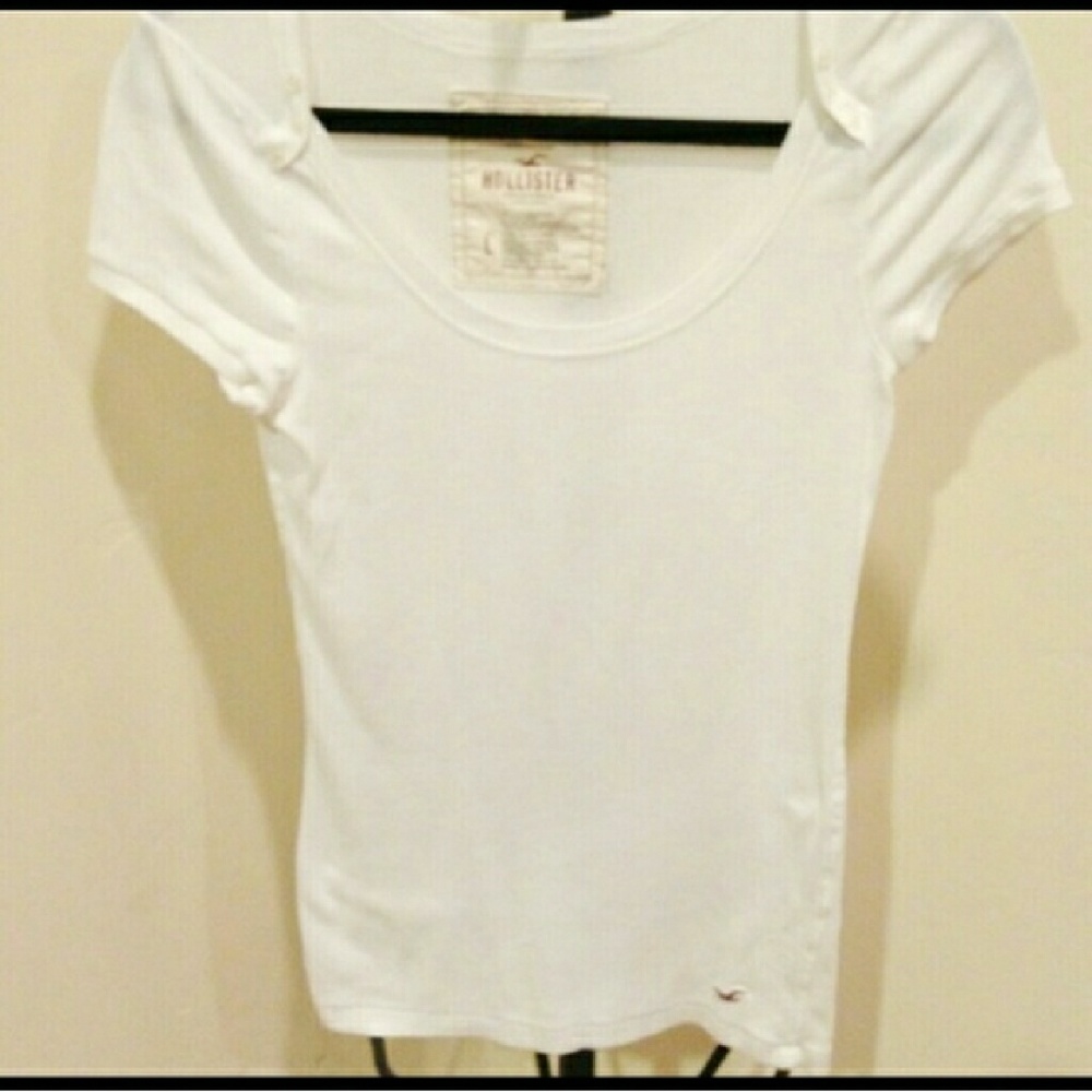 Hollister white tee with buttons at sleeves