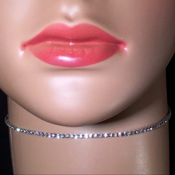 💎Tiny Rhinestone Choker 💎 - Picture 3 of 4
