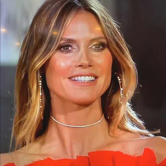 💎Tiny Rhinestone Choker 💎 - Picture 2 of 4