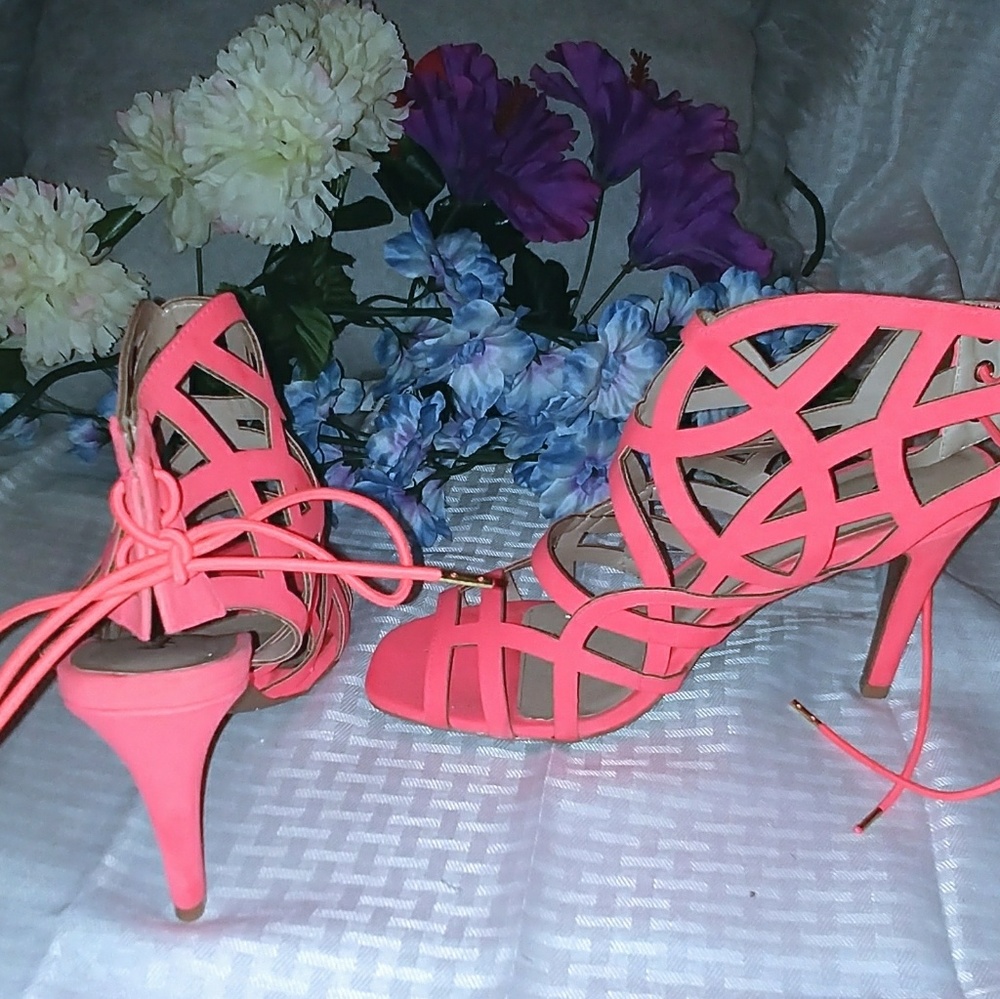 Caged tie-back sandals