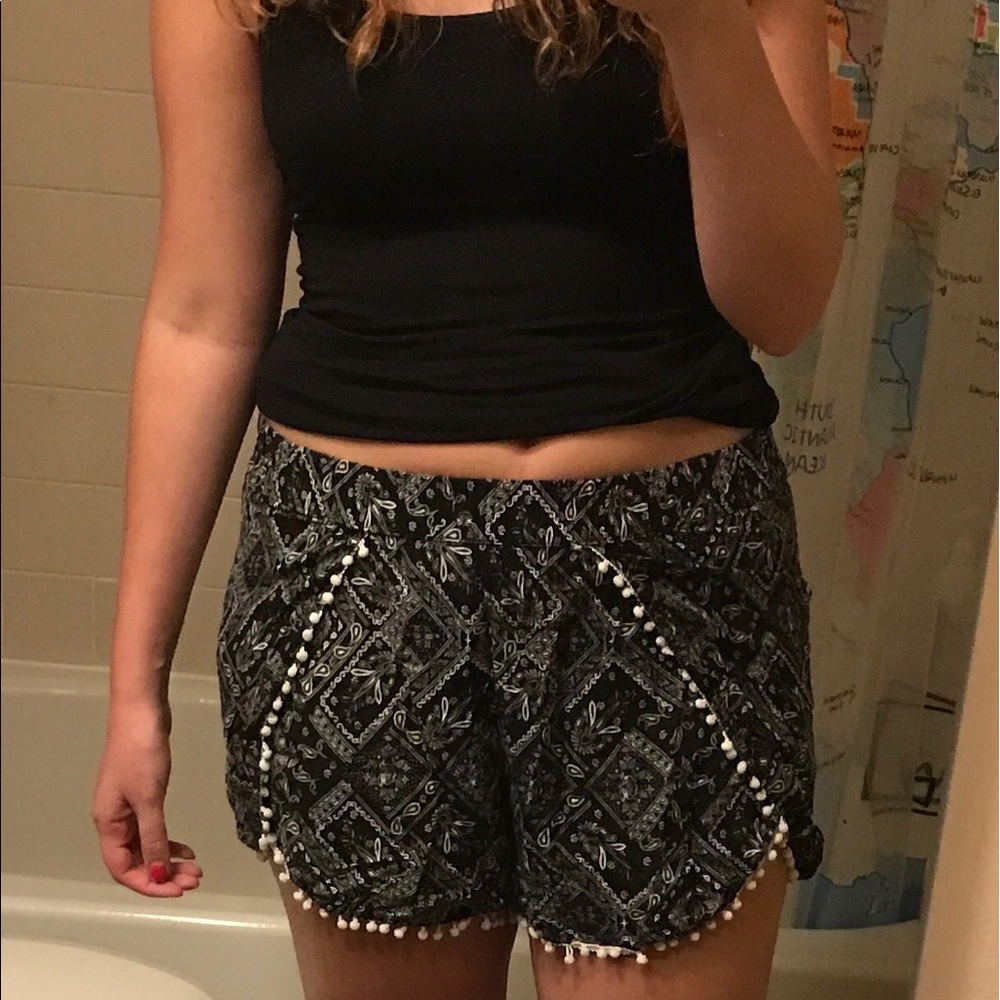 Casual patterned H&M shorts