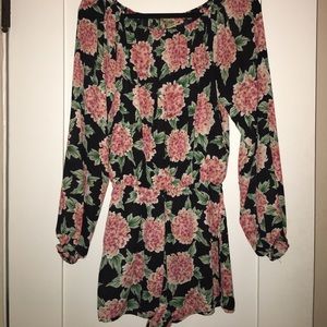 Show Me Your Mumu Floral Romper Small 🌸