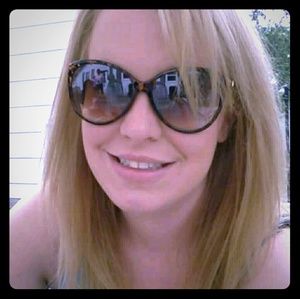 Meet your Posher, Rachel