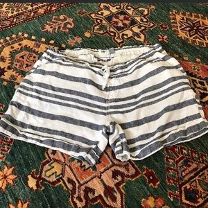 💙Blue & white striped shorts💙