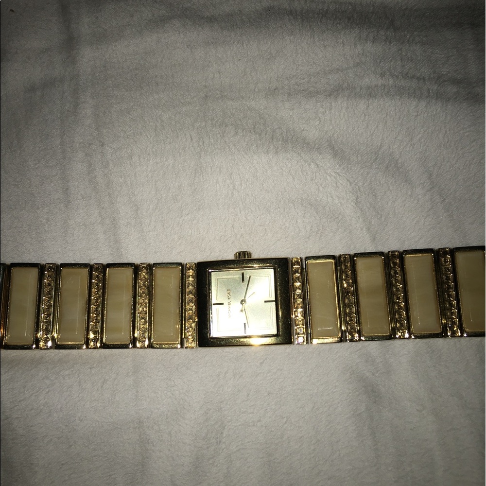 Watch - image 1