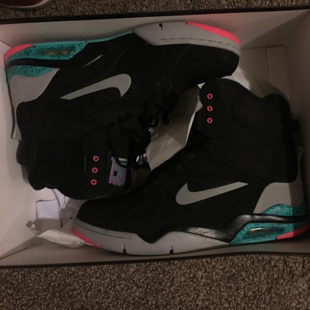 Nike command force