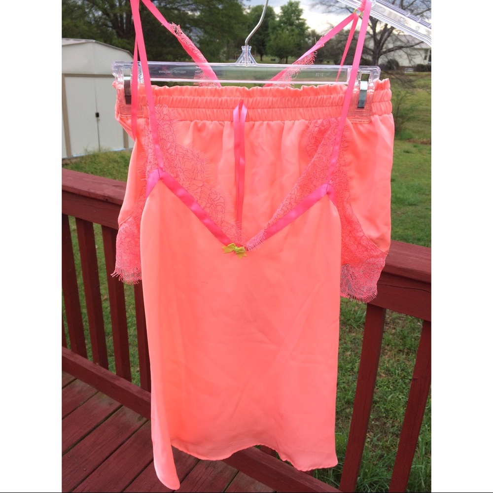 🎀 ✨Betsey Johnson lingerie satin short set