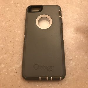 Gray/White Otterbox iPhone 6s