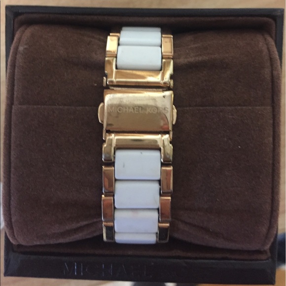 Michael Kors Watch (rose gold and white)