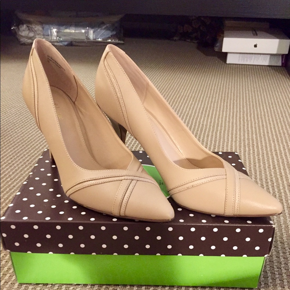 NWT Nude pumps, work appropriate, high heel