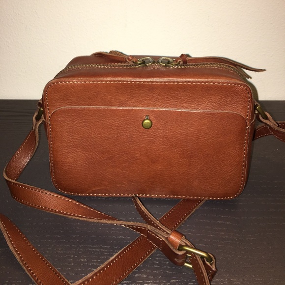 Madewell Handbags - Madewell Manchester Crossbody Bag