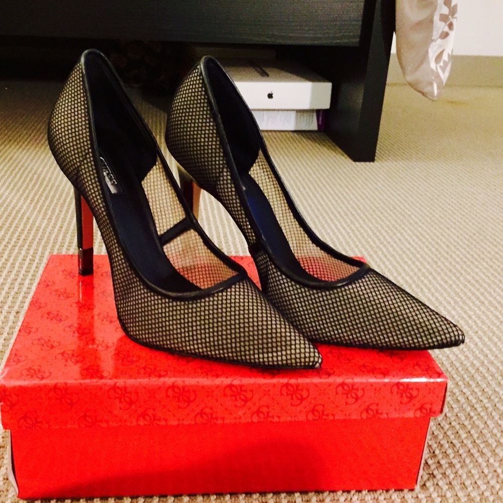NWT Guess black leather mesh see-through pumps