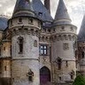 Meet your Posher, Leslie