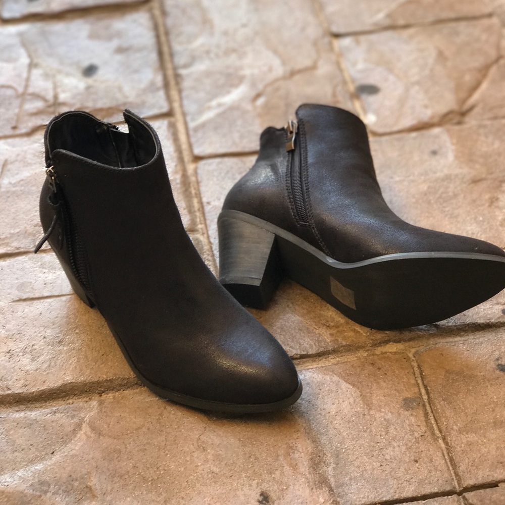 Shimmering Copper Black Pointed Toe Ankle Booties - Picture 7 of 8
