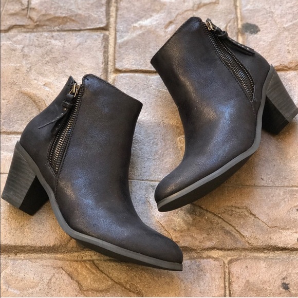 Shimmering Copper Black Pointed Toe Ankle Booties - Picture 8 of 8