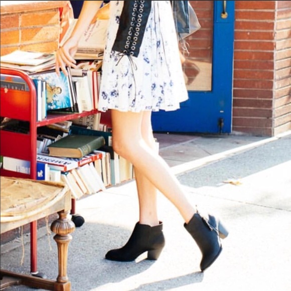 Shimmering Copper Black Pointed Toe Ankle Booties - Picture 3 of 8