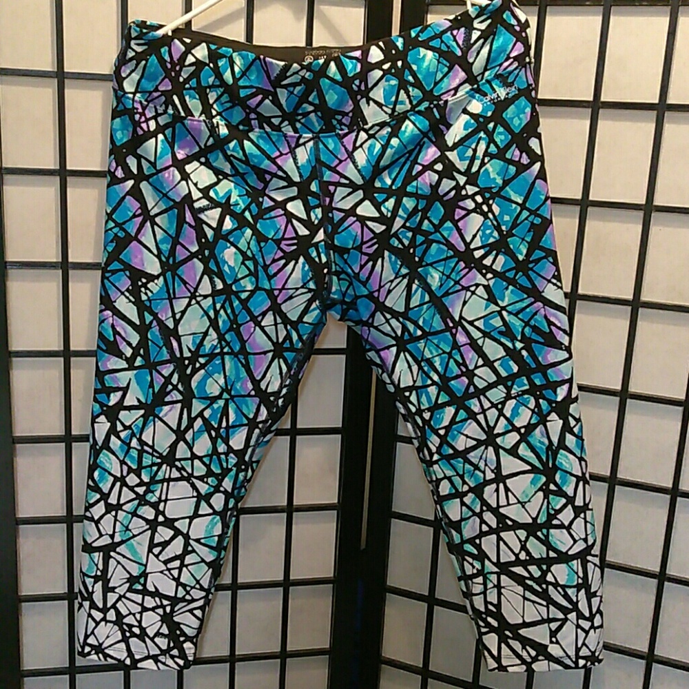 NWOT Calvin Klein Performance Capris