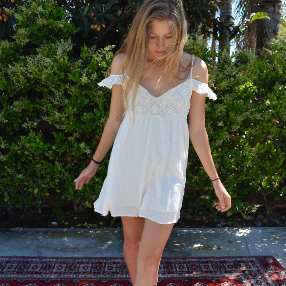 White lace off the shoulder dress