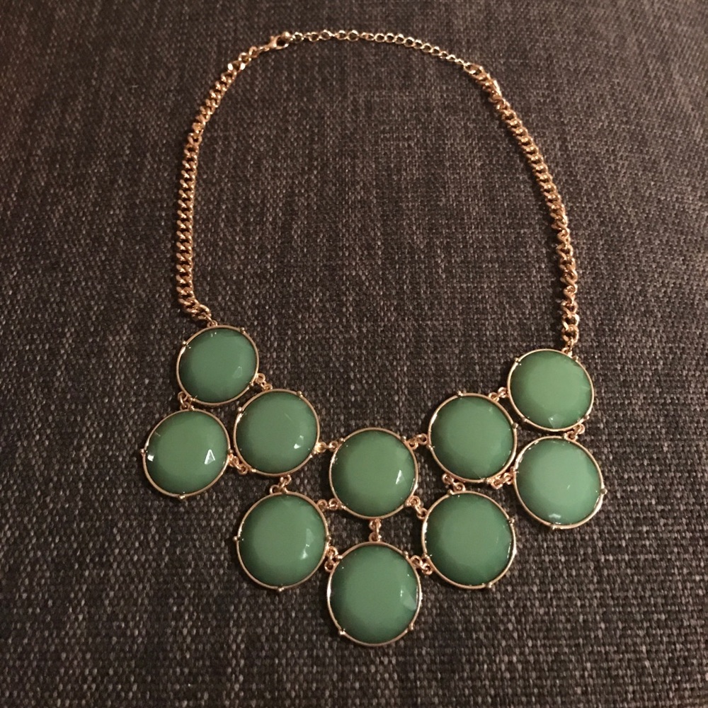 ⚡️SALE ModCloth green and gold statement necklace!