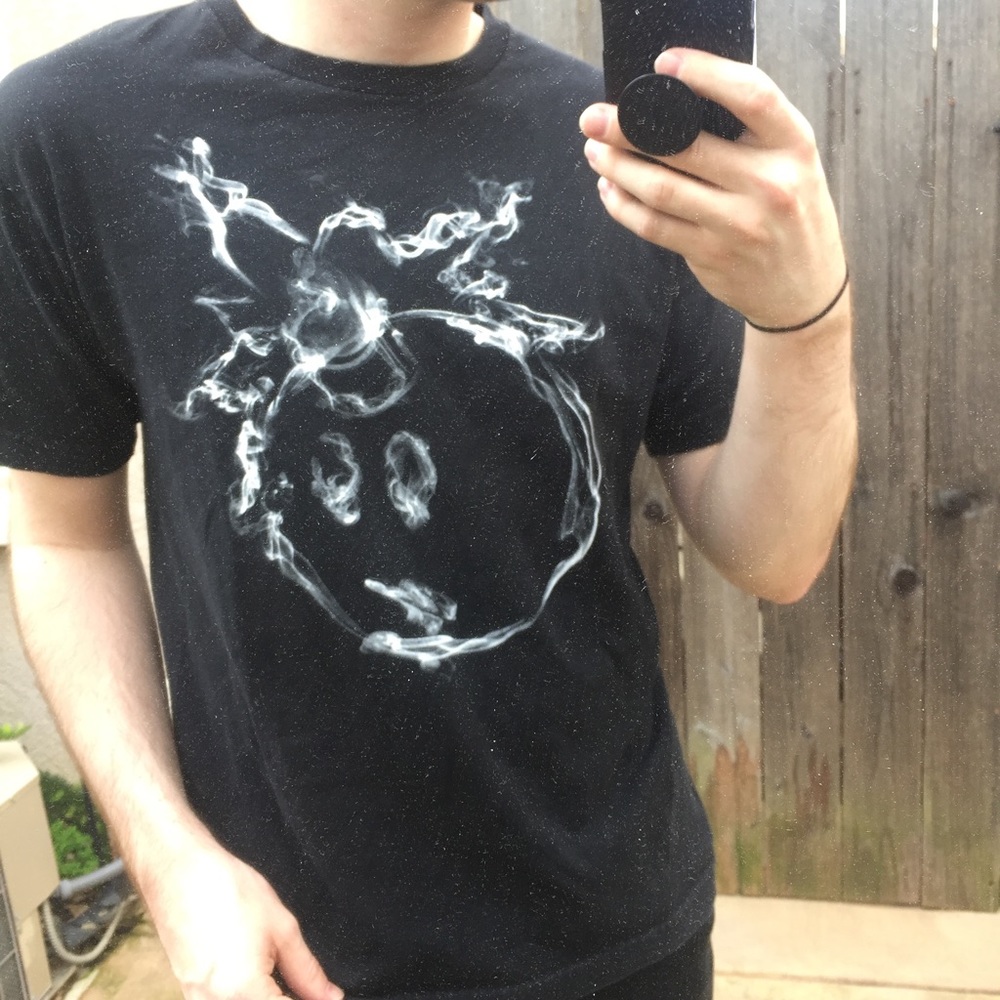 The Hundreds smoke tshirt 🚬