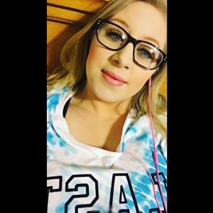 Meet your Posher, Kimberly