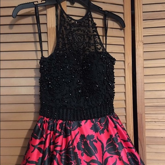 Prom Dress - Picture 2 of 5