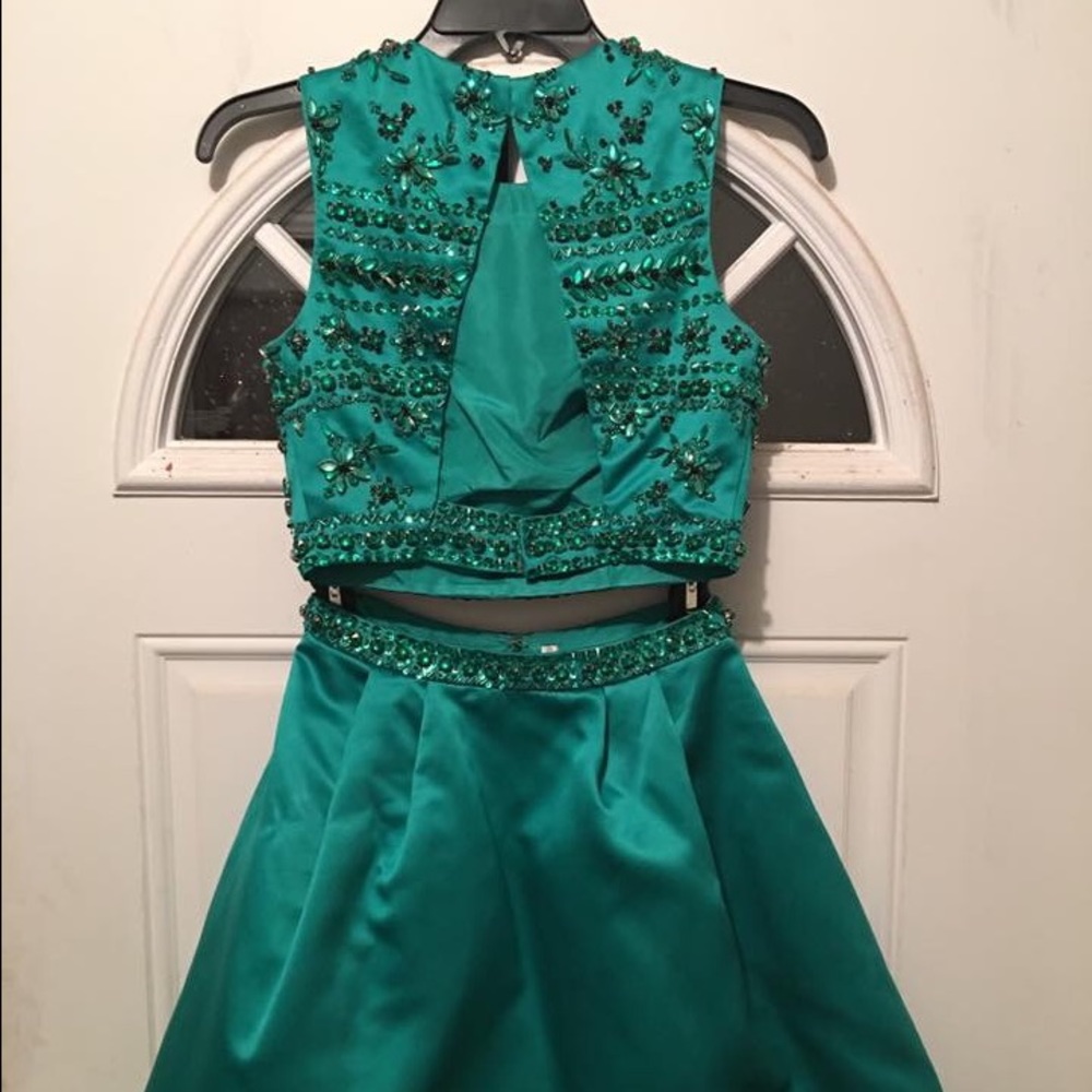 Prom Dress - Picture 3 of 6