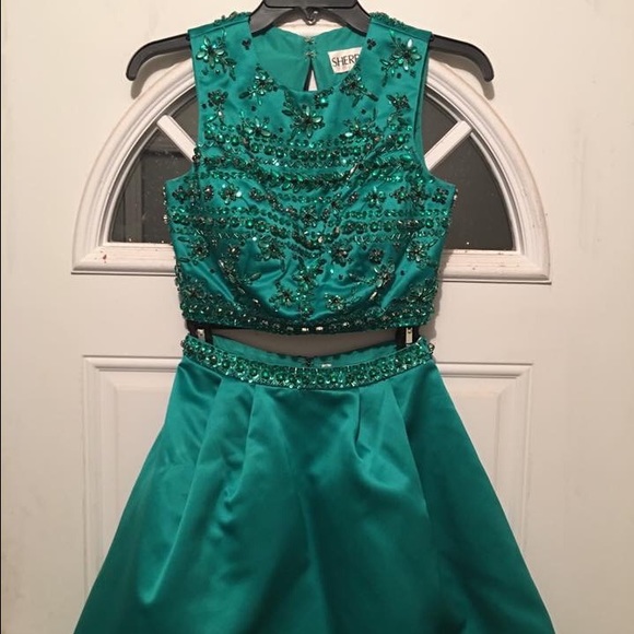 Prom Dress - Picture 2 of 6