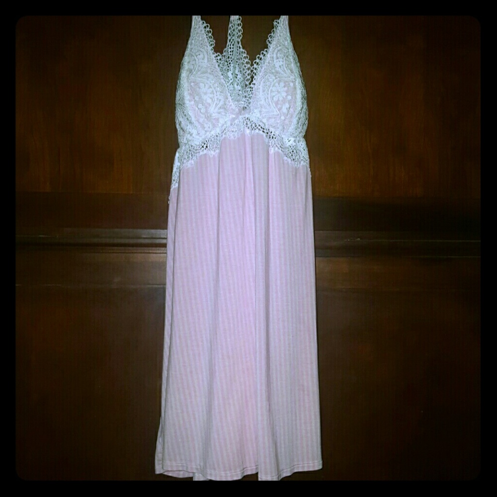 NWOT VS Nightgown