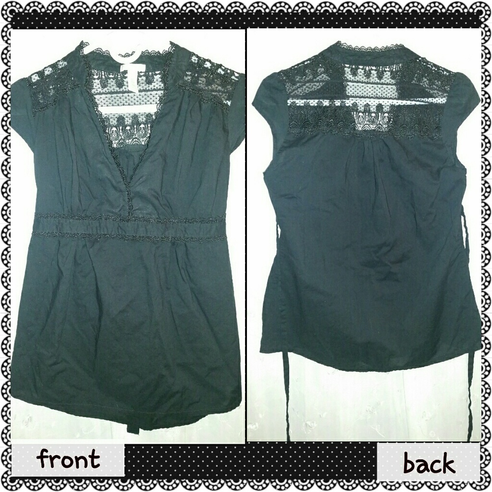 Capped Sleeved Cotton/Lace Top