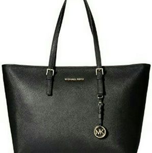 MICHAEL KORS SAFFIAN LEATHER JET SET TOTE
