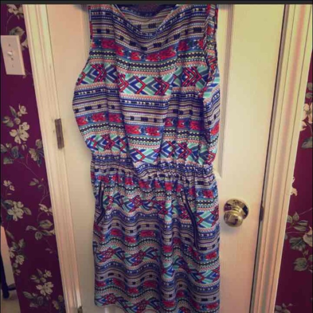 Sleeveless Tribal Print Dress