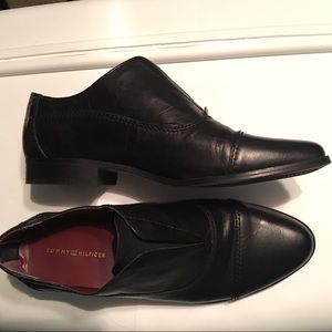 NWOB AWESOME Tommy Hilfiger leather pointy oxfords