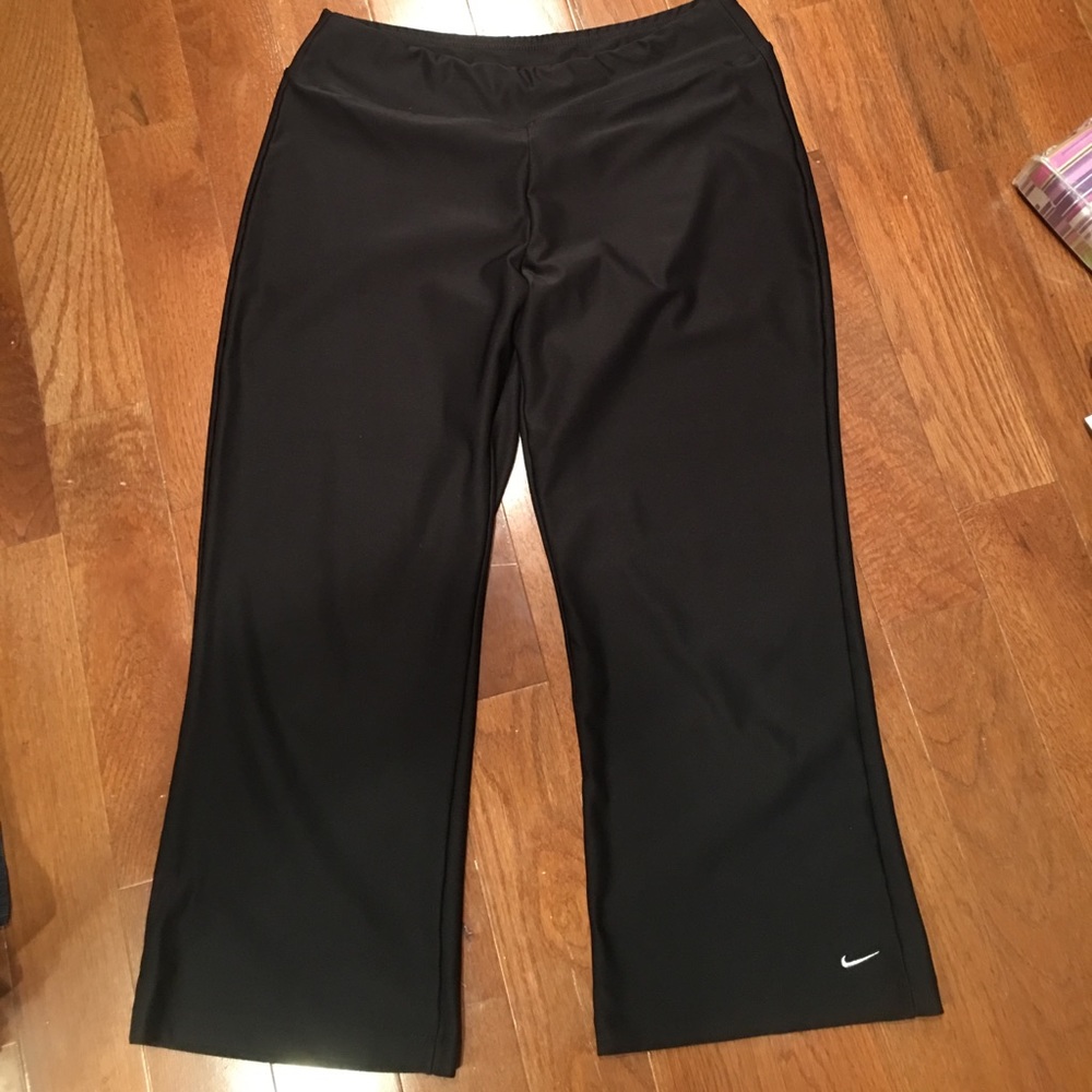 Nike Capri length workout pants size M