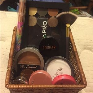 Make up bundle