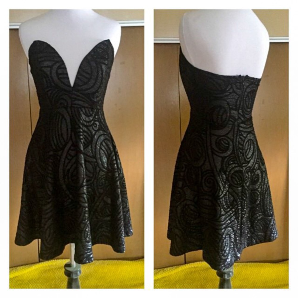 ❌SOLD❌Sold Out! Windsor Extreme V-Cut Dress Medium