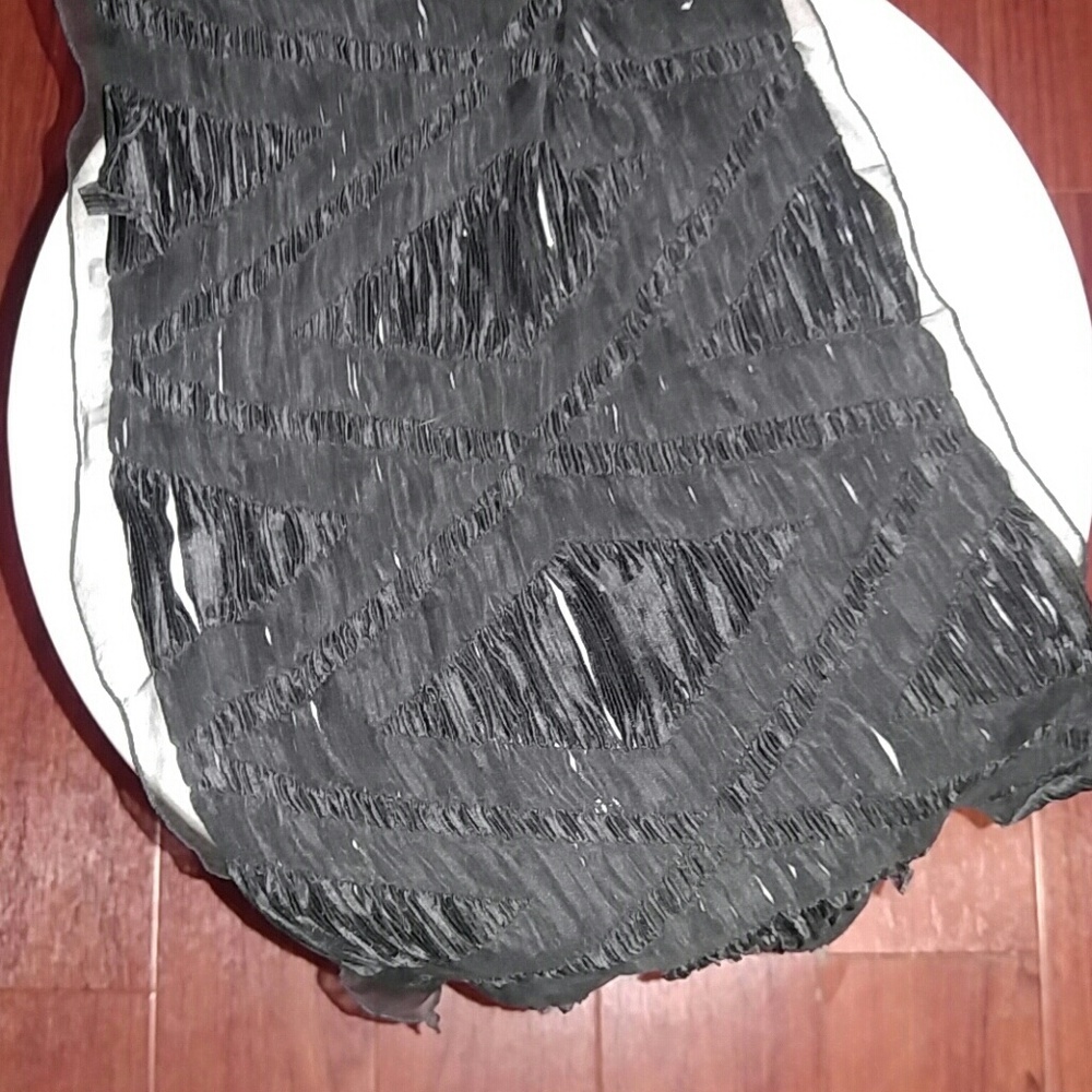 GUCCI Silk Scarf -Authentic GUCCI - Picture 2 of 4